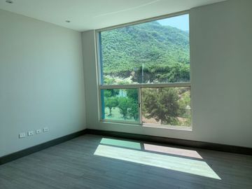 CASA EN VENTA EN LADERAS CARANDAY (EL URO)