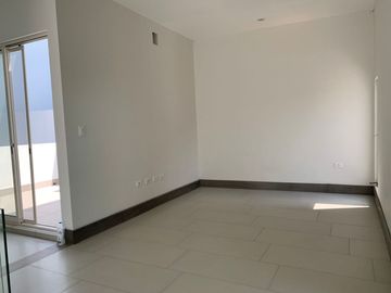 CASA EN VENTA EN LADERAS CARANDAY (EL URO)