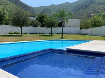 CASA EN VENTA EN LADERAS CARANDAY (EL URO)