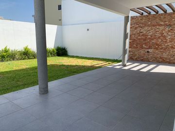CASA EN VENTA EN LADERAS CARANDAY (EL URO)