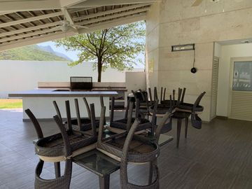 CASA EN VENTA EN LADERAS CARANDAY (EL URO)