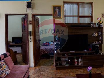 EN VENTA CASA RENTERA CON LOCAL EN IBARRA