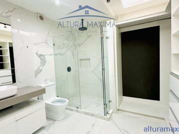 Lujosa Residencia en Venta Los Castaños Zona Andares Zapopan