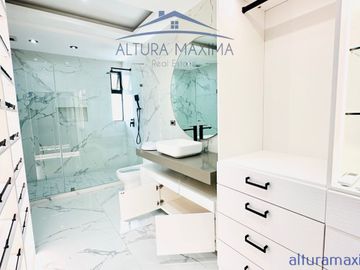 Lujosa Residencia en Venta Los Castaños Zona Andares Zapopan