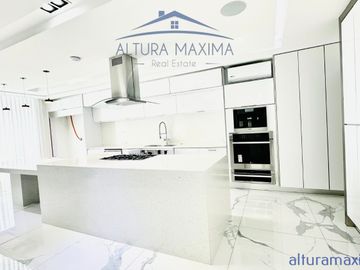 Lujosa Residencia en Venta Los Castaños Zona Andares Zapopan
