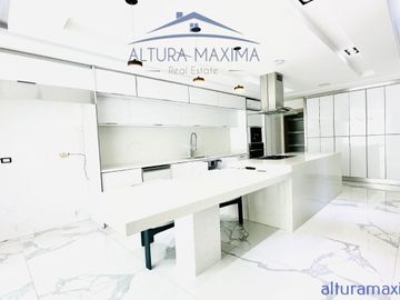 Lujosa Residencia en Venta Los Castaños Zona Andares Zapopan