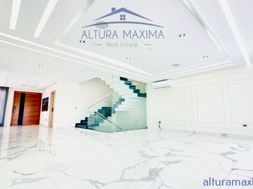 Lujosa Residencia en Venta Los Castaños Zona Andares Zapopan