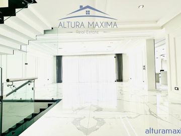 Lujosa Residencia en Venta Los Castaños Zona Andares Zapopan