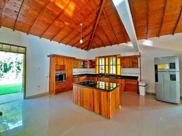 FINCA EN VENTA UBICADA ENTRE LA VIA ALCALA ULLOA, VALLE DEL CAUCA