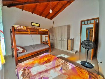 FINCA EN VENTA UBICADA ENTRE LA VIA ALCALA ULLOA, VALLE DEL CAUCA