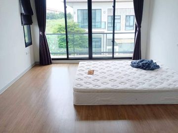 ขาย หมู่บ้าน เรสท์ สายไหม หลังมุม ตกแต่งสวยครบ พื้นที่ 36.9 ตรว. 3 ห้องนอน 3 ห้องน้ำ ใกล้ทางด่วนวงแหวนรอบนอก และสถานีรถไฟฟ้า BTS สถานีคูคต รายล้อมด้วย
