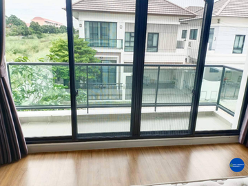 ขาย หมู่บ้าน เรสท์ สายไหม หลังมุม ตกแต่งสวยครบ พื้นที่ 36.9 ตรว. 3 ห้องนอน 3 ห้องน้ำ ใกล้ทางด่วนวงแหวนรอบนอก และสถานีรถไฟฟ้า BTS สถานีคูคต รายล้อมด้วย