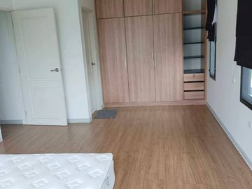 ขาย หมู่บ้าน เรสท์ สายไหม หลังมุม ตกแต่งสวยครบ พื้นที่ 36.9 ตรว. 3 ห้องนอน 3 ห้องน้ำ ใกล้ทางด่วนวงแหวนรอบนอก และสถานีรถไฟฟ้า BTS สถานีคูคต รายล้อมด้วย