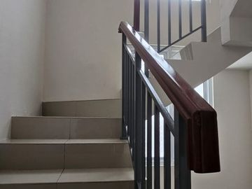 Dijual Rumah Samara Village Gading Serpong Tangerang Model Split Level Bagus Cantik Lokasi Nyaman Sangat Strategis