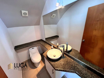 Departamento Dúplex totalmente amoblado en con vista al mar en venta, Sector Barbasquillo cerca a la Quadra Manta Ecuador