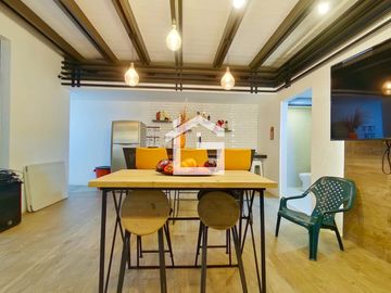 Casa en Venta de 4 Habitaciones con Piscina en Urbanización Palermo en Machala