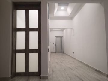VENTA DE CASA CAMPESTRE UBICADA EN UN LOTE DE 22.500 M2 DE LOS CUALES 15.000 M2 SON SEMIPLANOS, MANIZALES CALDAS