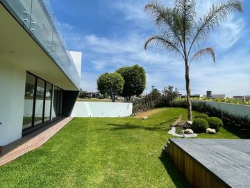 Casa en Venta de 4 recámaras en La Vista Country Club