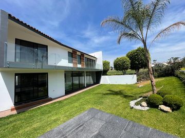 Casa en Venta de 4 recámaras en La Vista Country Club