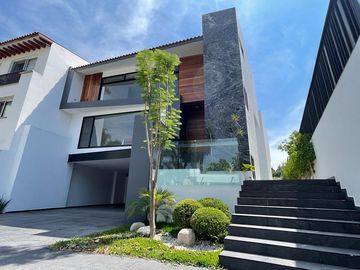 Casa en Venta de 4 recámaras en La Vista Country Club