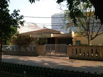 Dijual Rumah Hitung Tanah di Komplek Kavling Polri Jelambar LT 500 m2 Bisa Beli Separoh