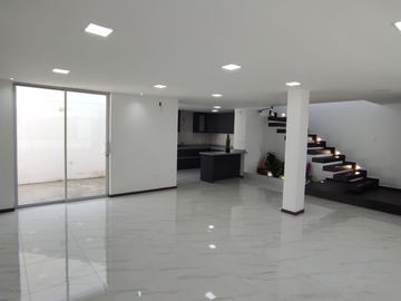 Casa de Venta en Mirasierra, Quito, Ecuador