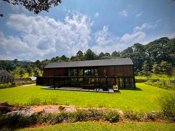 CASA EN PREVENTA EN VALLE DE BRAVO ZONA DE BOSQUE A SOLO 10 MINUTOS DE AVANDARO