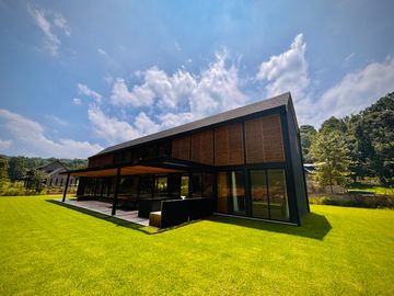 CASA EN PREVENTA EN VALLE DE BRAVO ZONA DE BOSQUE A SOLO 10 MINUTOS DE AVANDARO
