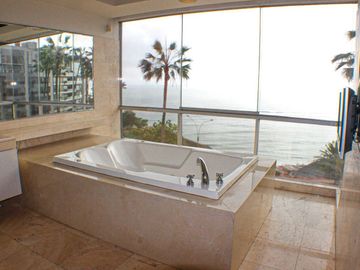 VENDO TRIPLEX 783M2 MALECON PAUL HARRIS BARRANCO