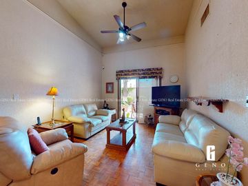 CASA EN VENTA DE UNA PLANTA CON PANELES SOLARES Y JARDIN FRONTAL + TRASERO