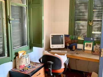 Espaciosa y cómoda Casa 2 Pisos, no pareada en Ñuñoa 5 Dormitorios 3 Baños Pscina