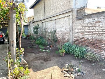 Espaciosa y cómoda Casa 2 Pisos, no pareada en Ñuñoa 5 Dormitorios 3 Baños Pscina