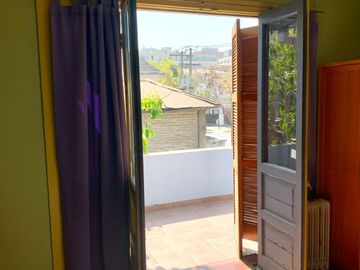 Espaciosa y cómoda Casa 2 Pisos, no pareada en Ñuñoa 5 Dormitorios 3 Baños Pscina