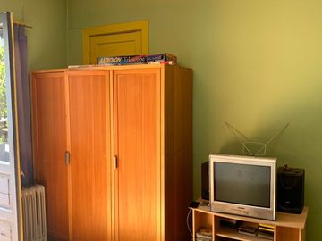 Espaciosa y cómoda Casa 2 Pisos, no pareada en Ñuñoa 5 Dormitorios 3 Baños Pscina