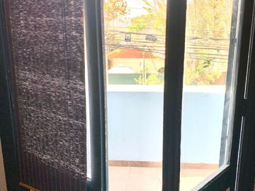 Espaciosa y cómoda Casa 2 Pisos, no pareada en Ñuñoa 5 Dormitorios 3 Baños Pscina
