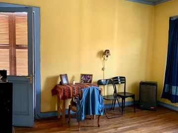 Espaciosa y cómoda Casa 2 Pisos, no pareada en Ñuñoa 5 Dormitorios 3 Baños Pscina