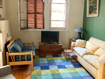 Espaciosa y cómoda Casa 2 Pisos, no pareada en Ñuñoa 5 Dormitorios 3 Baños Pscina