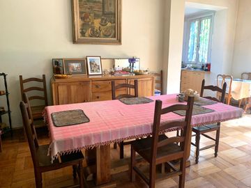 Espaciosa y cómoda Casa 2 Pisos, no pareada en Ñuñoa 5 Dormitorios 3 Baños Pscina