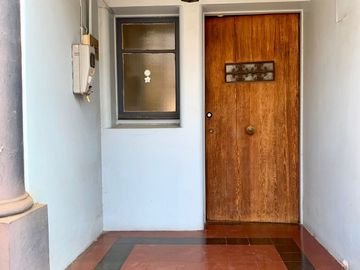 Espaciosa y cómoda Casa 2 Pisos, no pareada en Ñuñoa 5 Dormitorios 3 Baños Pscina