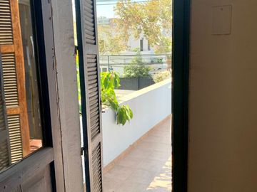 Espaciosa y cómoda Casa 2 Pisos, no pareada en Ñuñoa 5 Dormitorios 3 Baños Pscina