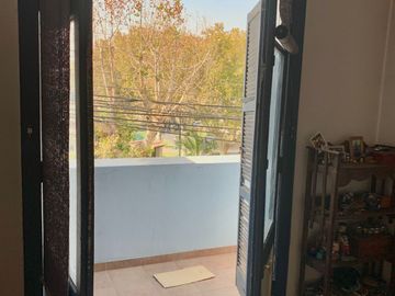 Espaciosa y cómoda Casa 2 Pisos, no pareada en Ñuñoa 5 Dormitorios 3 Baños Pscina