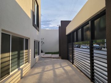 CASA EN VENTA EN EXCELENTE UBICACIÓN EN FRACC. PRIVADO