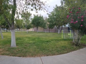 CASA EN VENTA EN EXCELENTE UBICACIÓN EN FRACC. PRIVADO