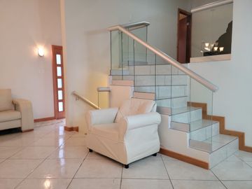 CASA EN VENTA EN EXCELENTE UBICACIÓN EN FRACC. PRIVADO
