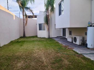 CASA EN VENTA EN EXCELENTE UBICACIÓN EN FRACC. PRIVADO