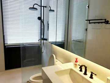 Muniq Langsuan 3+1bed 4bath + maid 2 kitchen 255.45sqm. 125 mil Lumpini view Am: 065619----