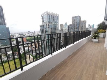 Muniq Langsuan 3+1bed 4bath + maid 2 kitchen 255.45sqm. 125 mil Lumpini view Am: 065619----