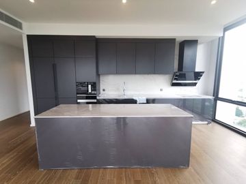 Muniq Langsuan 3+1bed 4bath + maid 2 kitchen 255.45sqm. 125 mil Lumpini view Am: 065619----