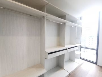 Muniq Langsuan 3+1bed 4bath + maid 2 kitchen 255.45sqm. 125 mil Lumpini view Am: 065619----