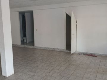 Remate!!! de Edificio en VENTA excelente zona con todos los servicios.